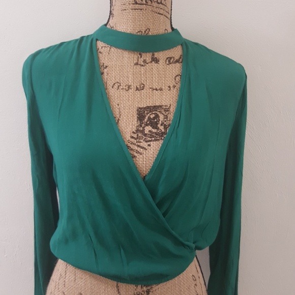 Sexy Green Top NWOT - Picture 2 of 3